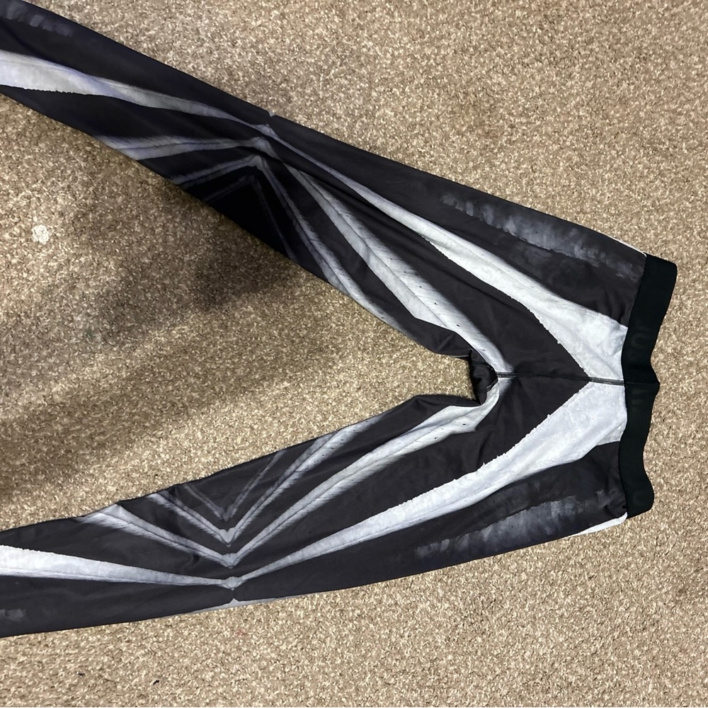 Nike leggings size medium nwot - Picture 3 of 3